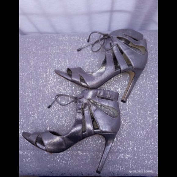 BCBGeneration Chierra Pewter Heels Size 5 - Picture 4 of 6